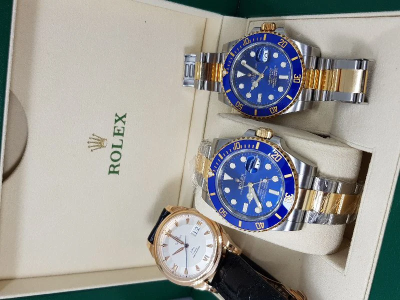 ROLEX OYSTER PERPETUAL SUBMARINER DATE 116613LB Fullbox