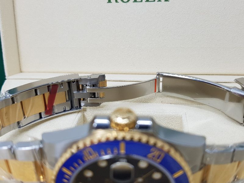 ROLEX OYSTER PERPETUAL SUBMARINER DATE 116613LB Fullbox