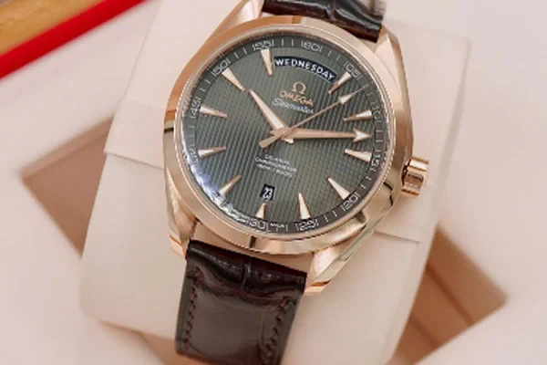 Omega Seamaster Aqua Terra 150m Omega Co-Axial Day-Date 41.5 Mm 18k